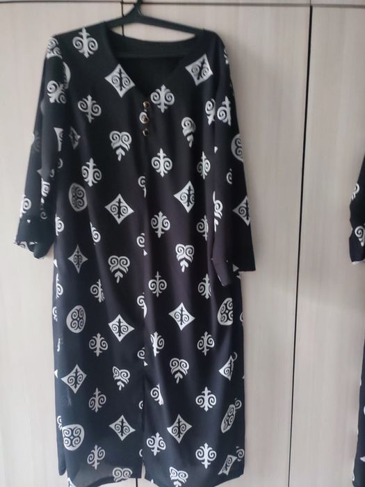 Продам новые платья