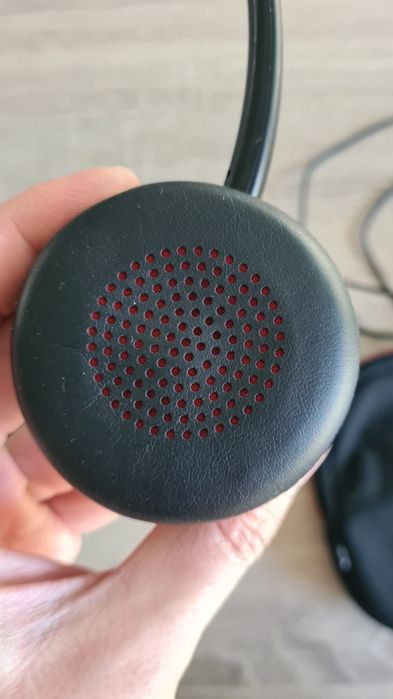 Продавам хедсет Plantronics Poly Voyager Focus 1