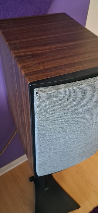 Продават се ELAC Uni-Fi Reference UBR62