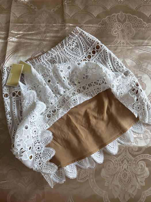 Бяла дантелена пола, къса Michael kors