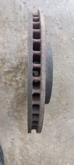 Суппорт На Тойота 30, американец, 2.4 объем