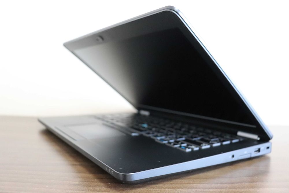Dell Latitude E5470 / i7-6820HQ / 8GB / 256GB NVMe / Отличен