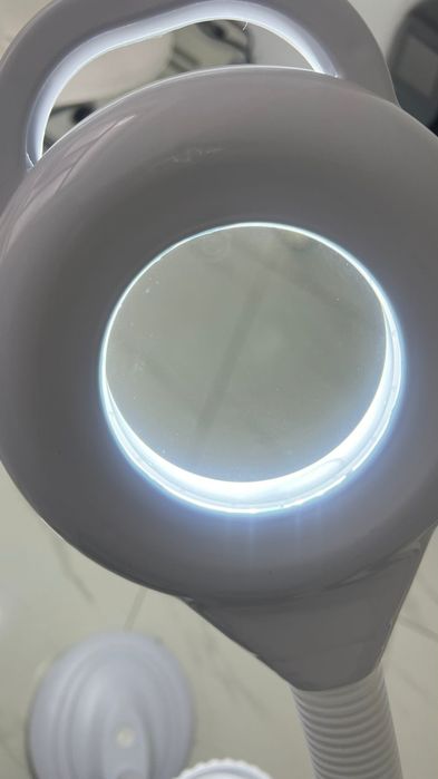 Напольная лампа-лупа Afrodita