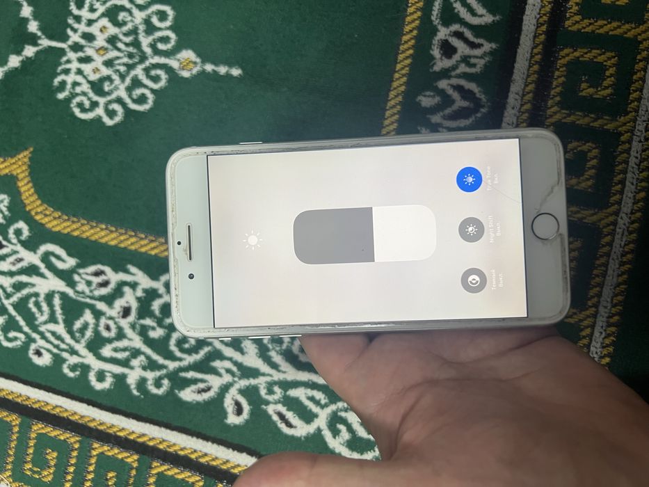 Айфон 8 + 64 гб продам