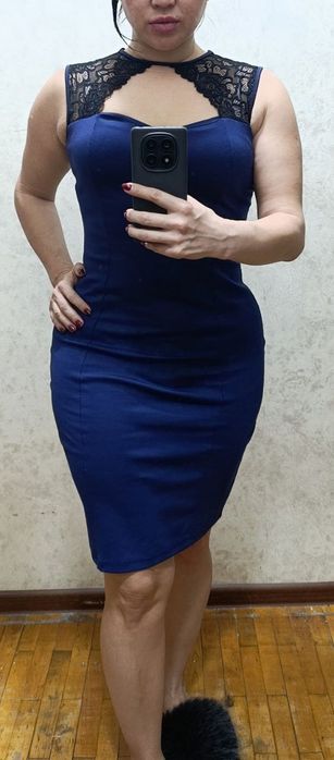 Любое платье за 20 тыс сум  в шикарном состоянии.