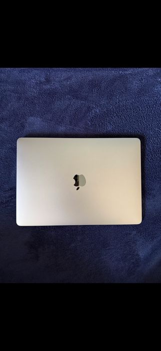 Продам MacBook Air 13 2020