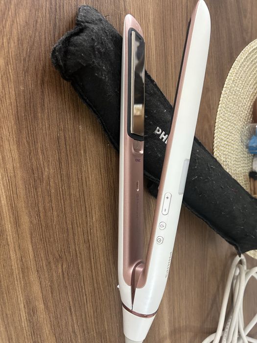 Преса за коса Philips Moisture protect IONIC