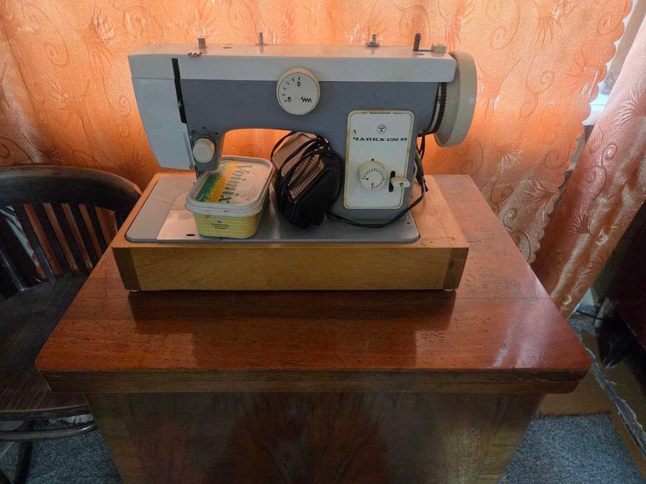 швейная машинка чайка 132м  и веритас