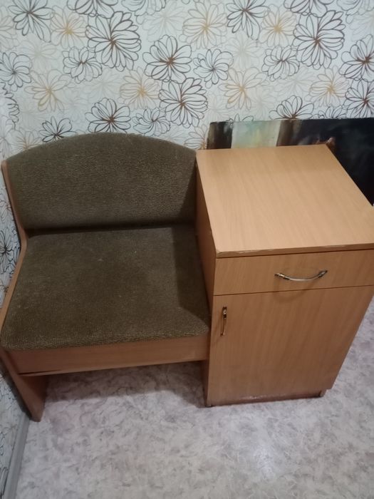 Обувница б/у 2000