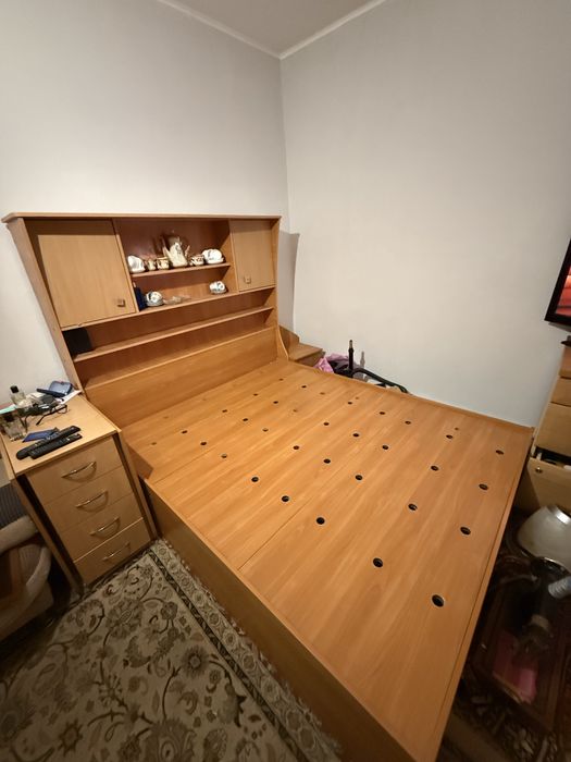 Продам кровать с матрасом