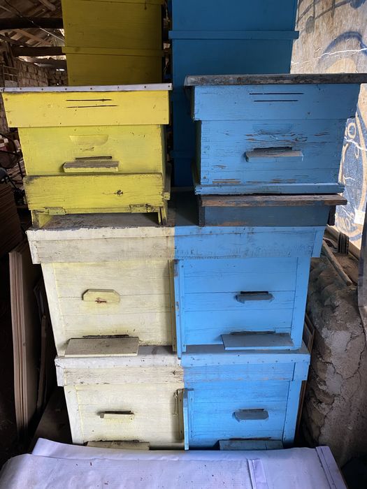 Продавам два  кошери Рут 10 рамкови