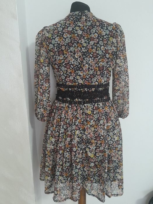 Красива,нежна рокля