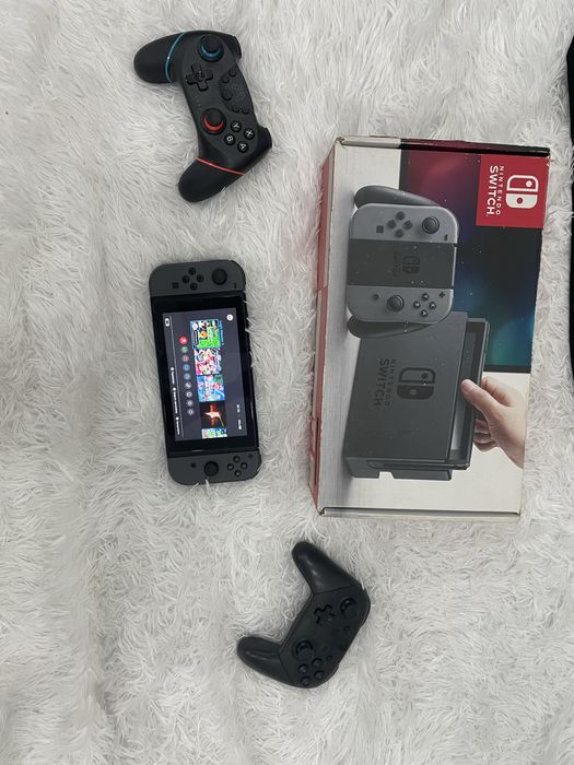 Продам nintendo switch прошитый