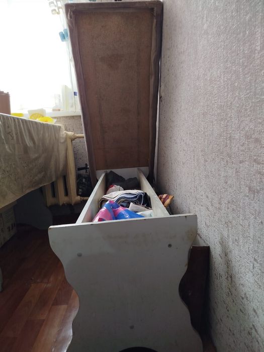 Стульчик с отсеком для хранения