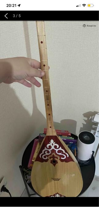 Домбыра с чехолом