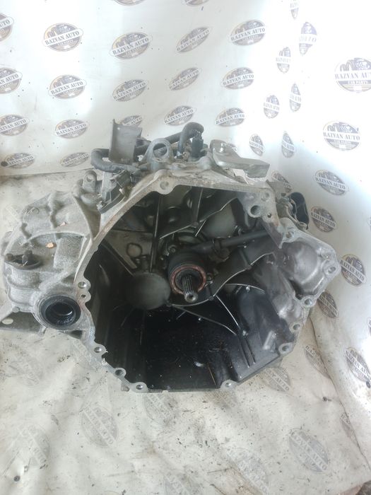 cutie de viteze 6 trepte nissan qashqai 1.6 motorina 2012