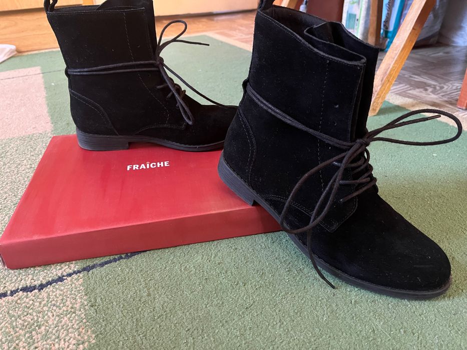 Черни боти естествен велур Fraiche