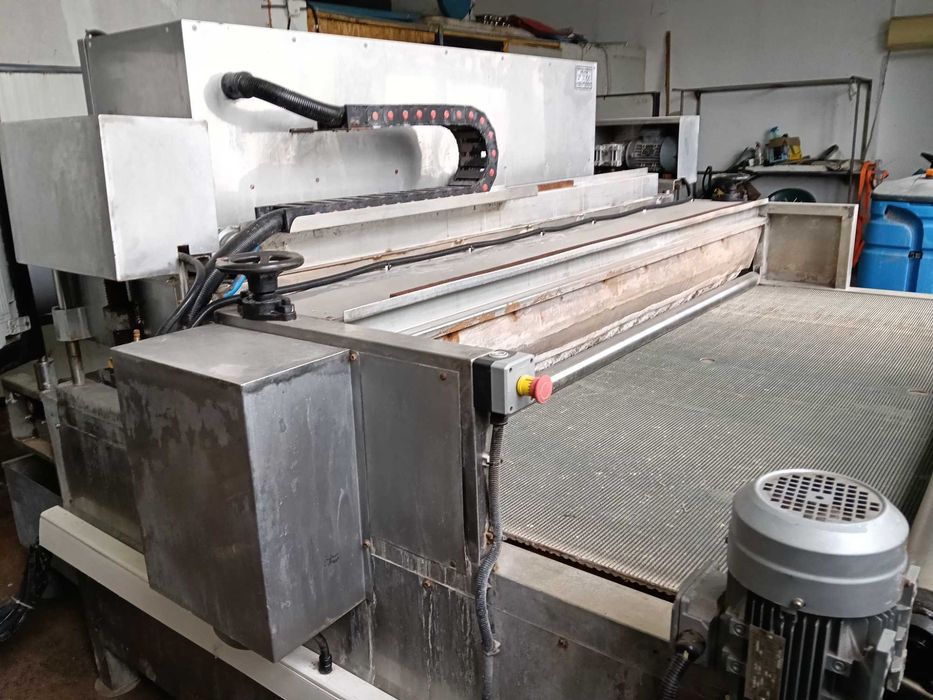 Mașină automată de spălat covoare  - Constructie INOX