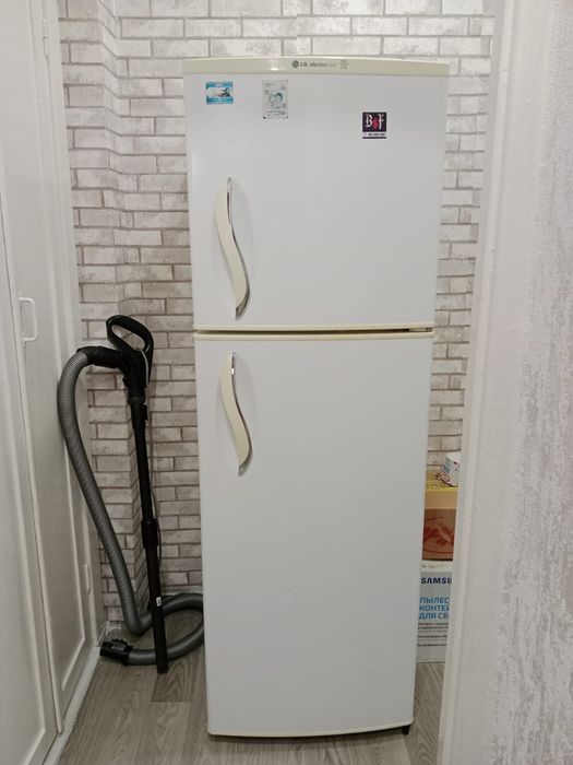 Продам холодильник
