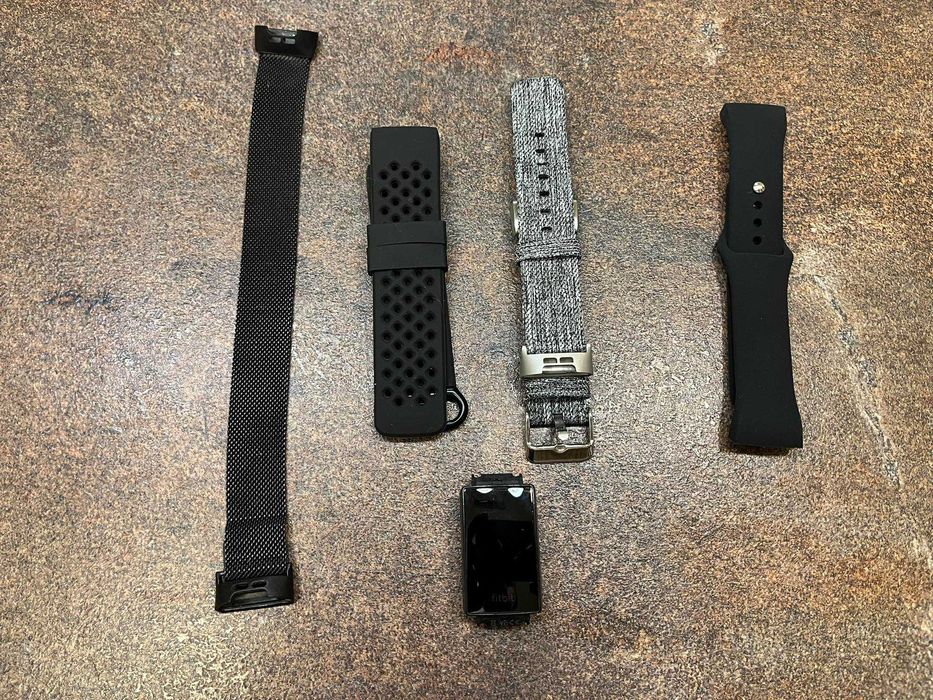 Fit Bit Charge 4 Смарт Часовник