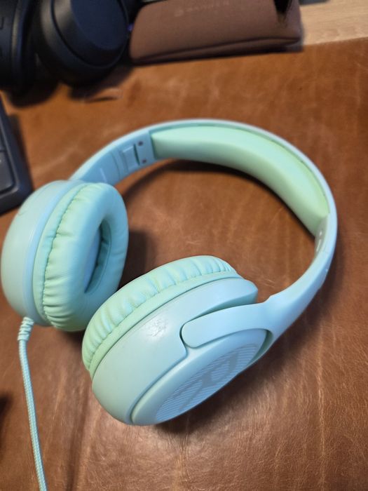 Слушалки с микрофон