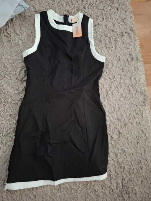 Рокля нова отговаря на размер С/м