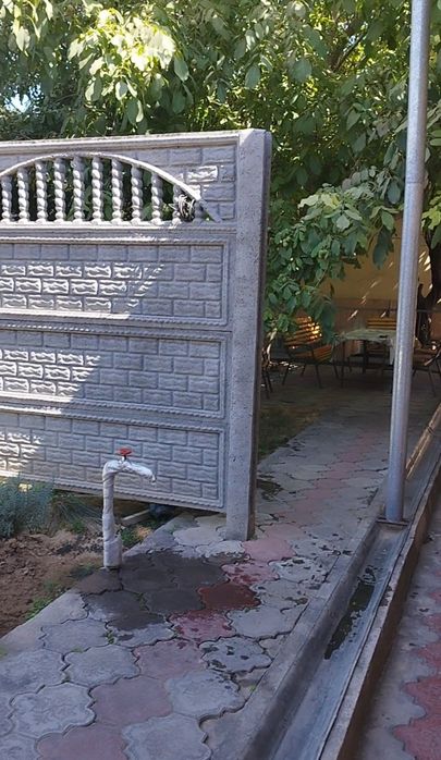 Hovli sotiladi, Ittifoq sentriga yaqinda joyda