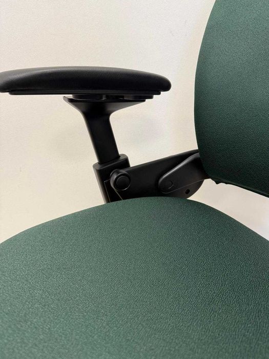 Refurbished Steelcase Leap V2 Olive
