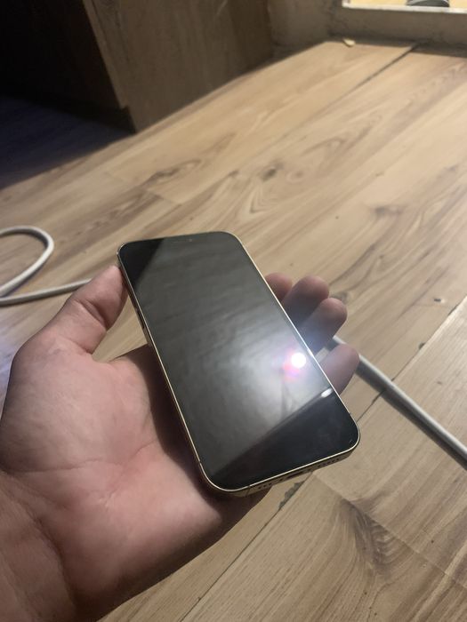 vand iPhone 12 pro impecabil
