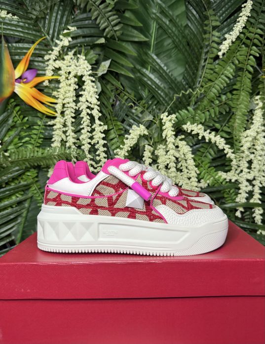 Valentino Garavani One Stud Pink