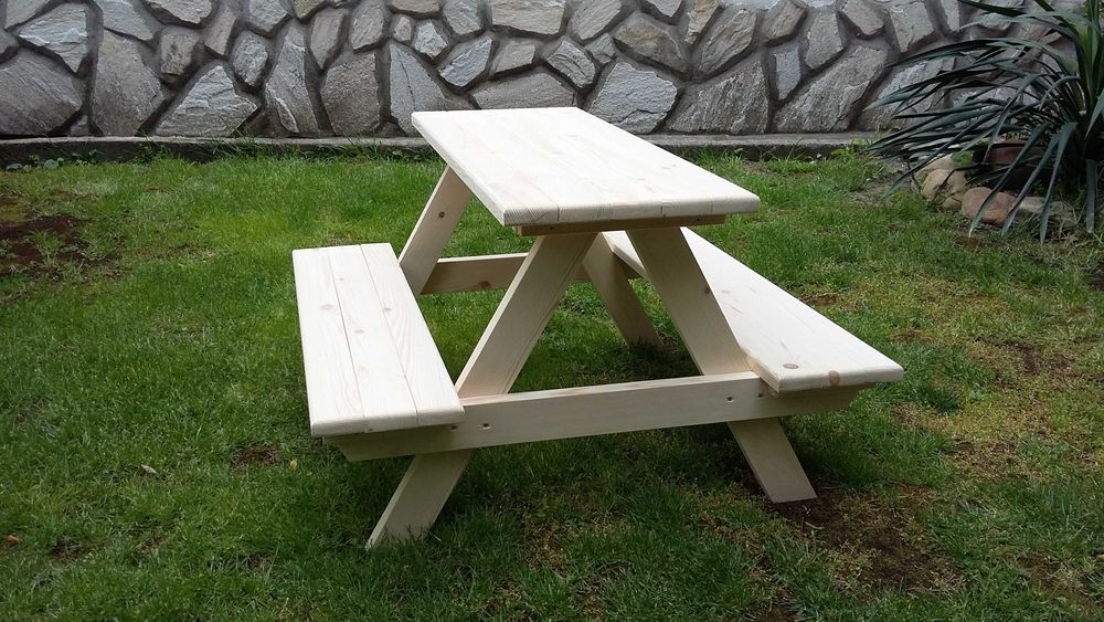 Масичка с пейки детска, градинска.