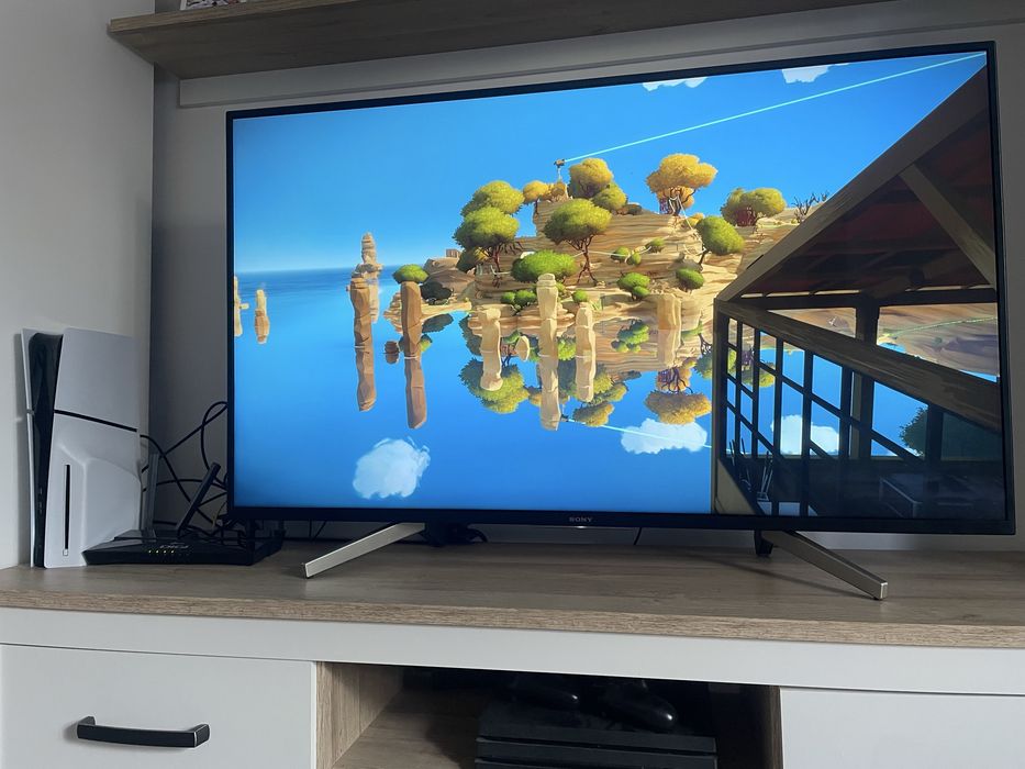 Consola PS5 slim disc 1TB cu garanție la Altex