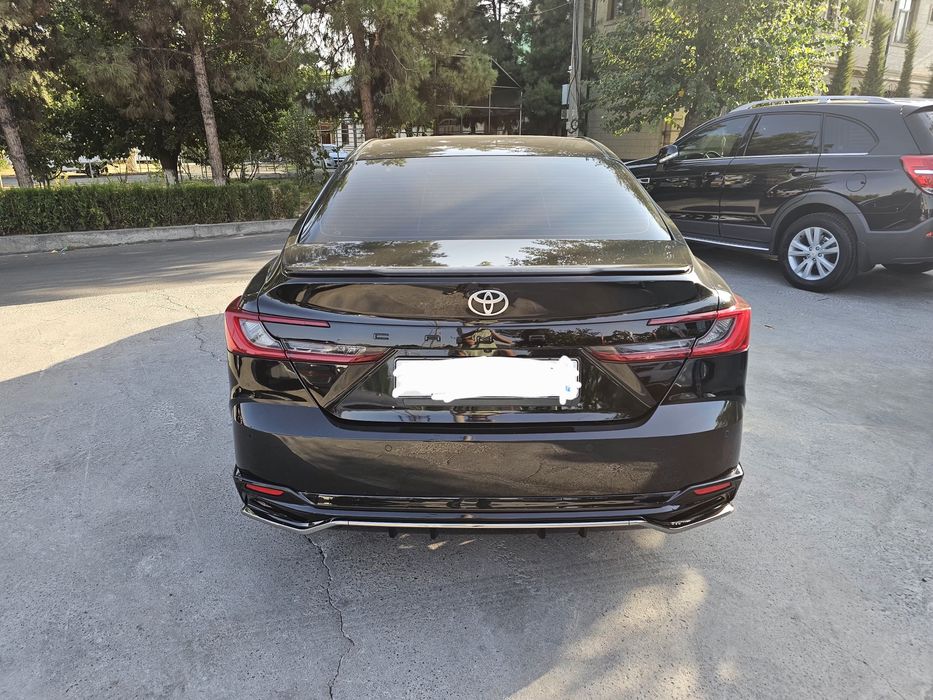 Toyota Camry 80. Gibrid Yili 2024. Yurgani 30000. Narxi 35200