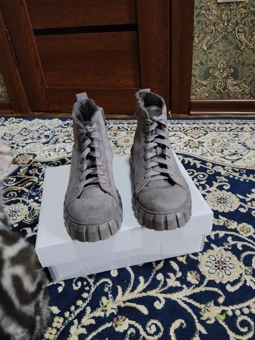 Замшевые ботинки размер 37