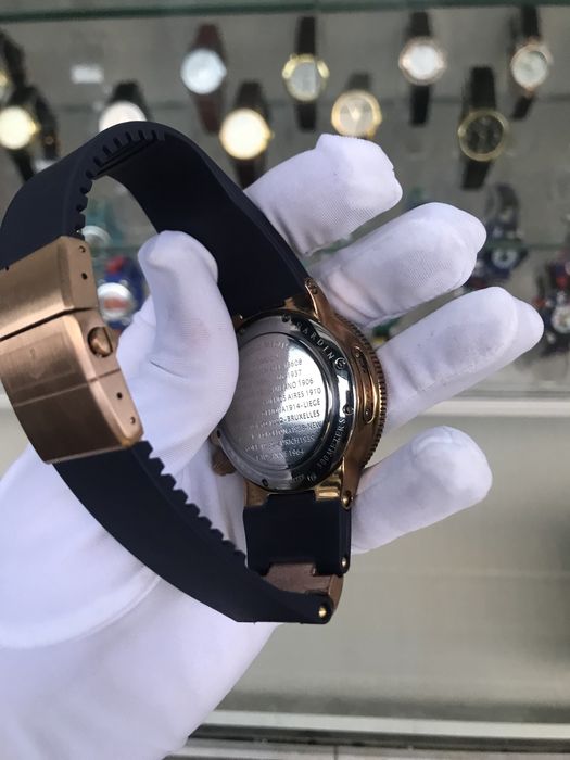 Ulysse nardin soati sotiladi