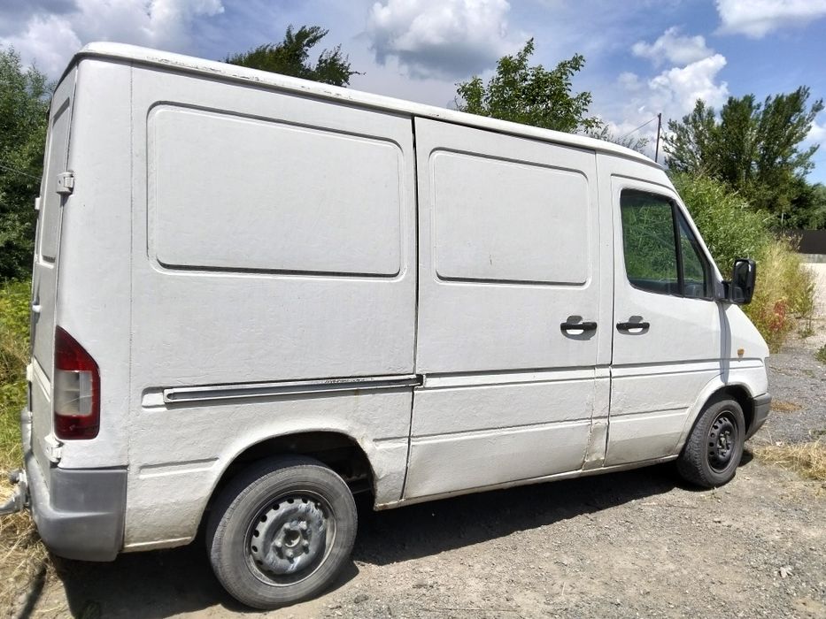 Mercedes sprinter model 208D