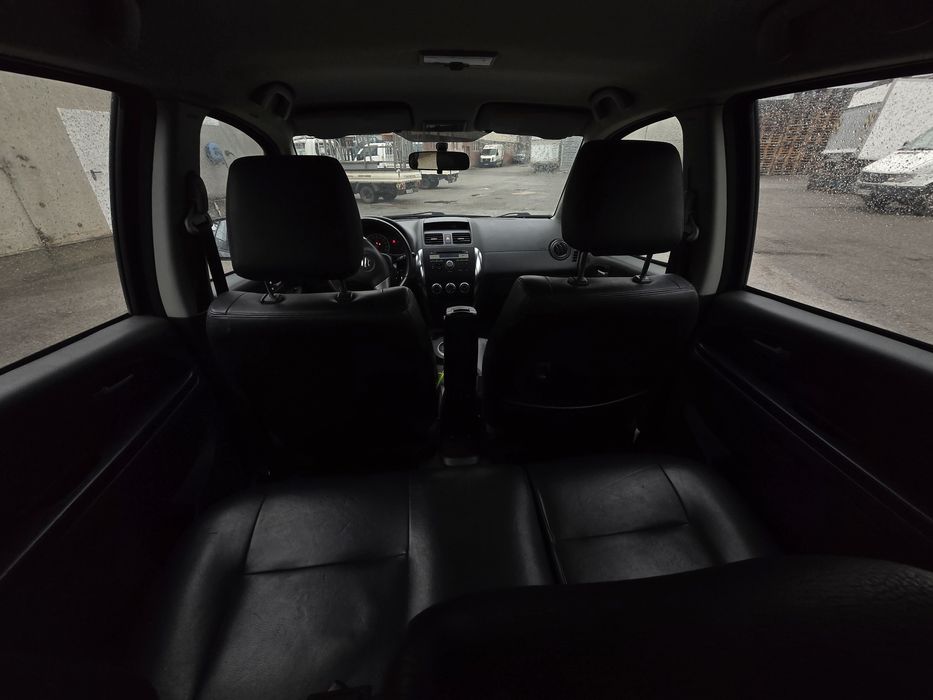 Suzuki SX-4 black edition