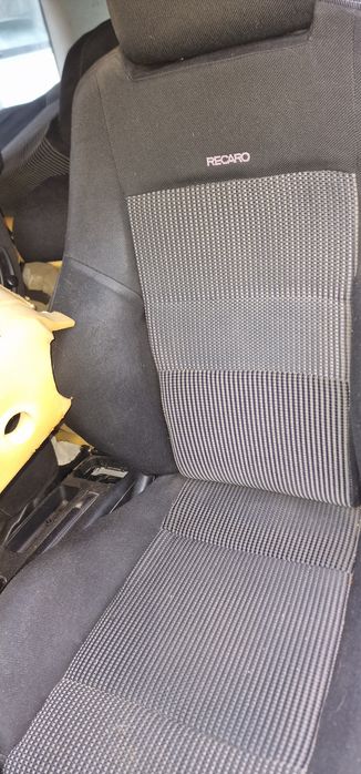 Салон за Голф 4 RECARO