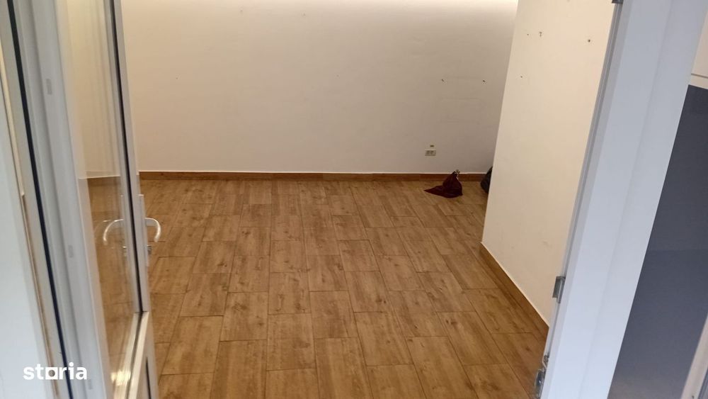 Inchiriez spatiu comercial central Piata Mihai Viteazul
