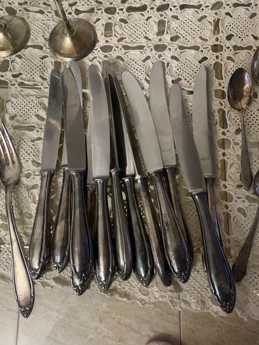 Vand set tacamuri si pahare placate cu argint