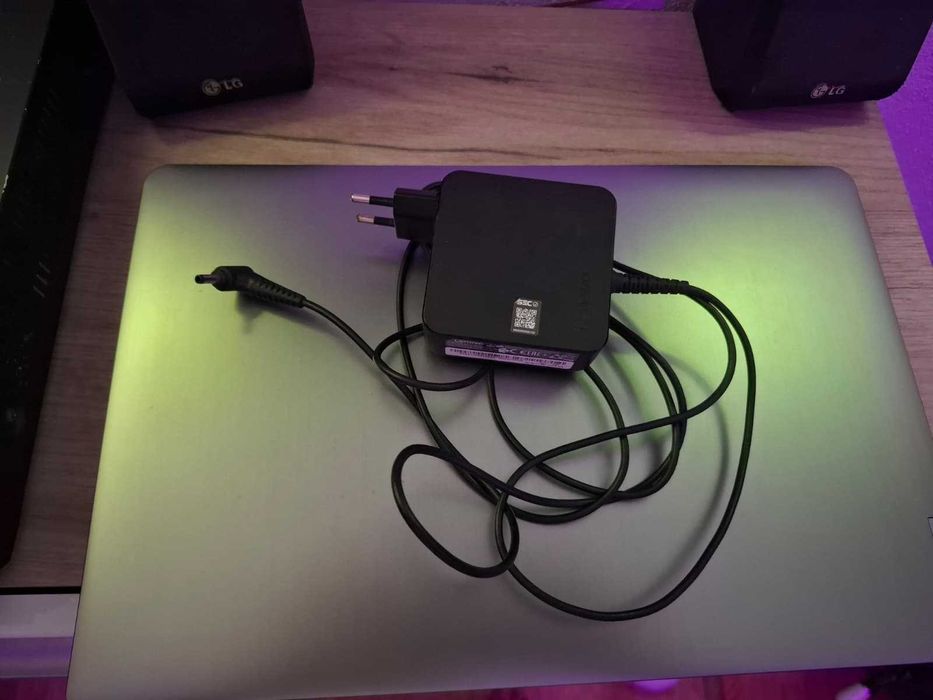 Laptop Ideapad 3-15ALC6 Baterie cu 100% sănătate
