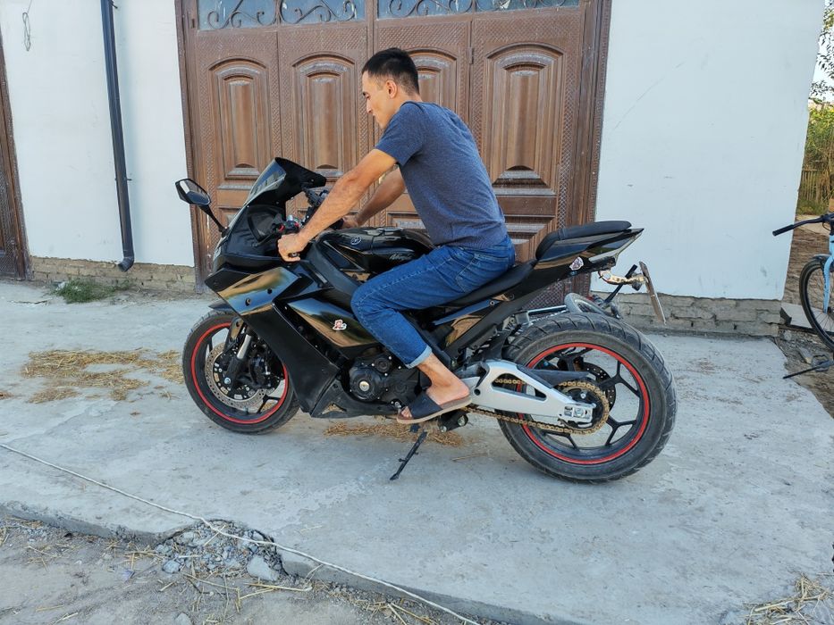 Yamaha r1 400cc 2025