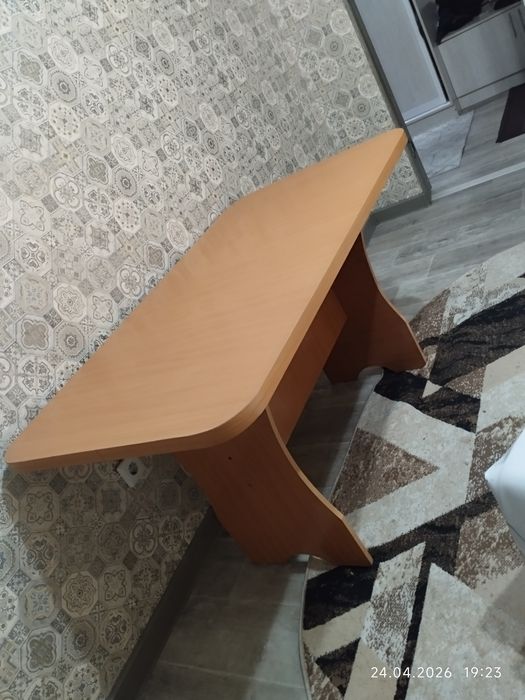 Стол  б/у размер 140×75.