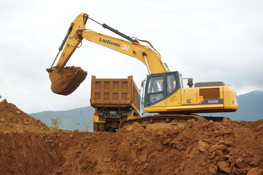 Экскаватор LiuGong 933E — мощь, надёжность и экономия топлива!