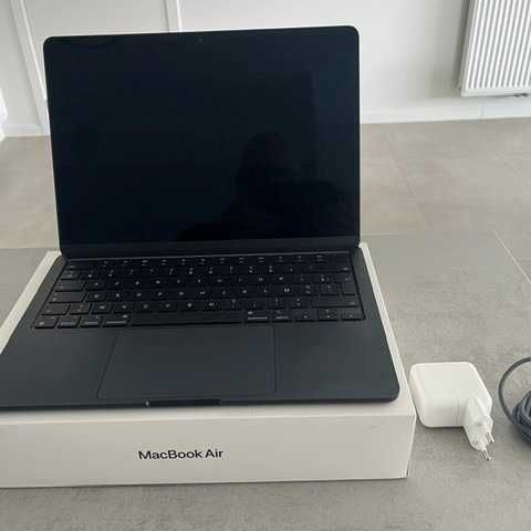 Macbook air M2, 15' , 16 gb ram, 1tb ssd.