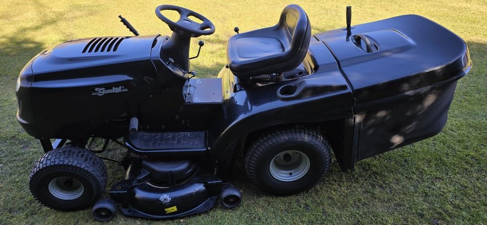 Tractor tuns iarba Briggs&Stratton