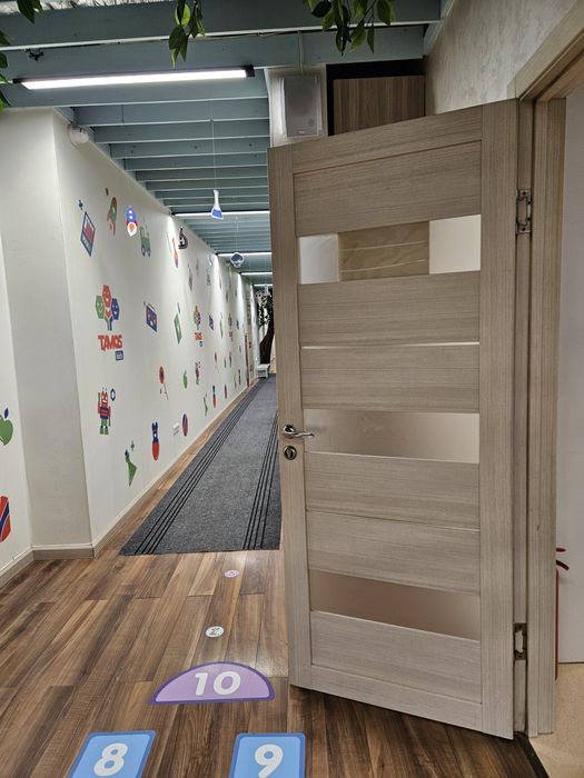 Срочно продаем двери!