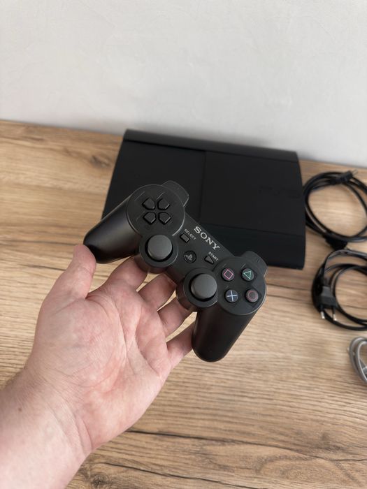 Продам прошитую PlayStation 3 Super Slim 20 игр