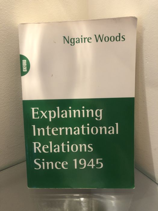 Учебници на английски международни отношения