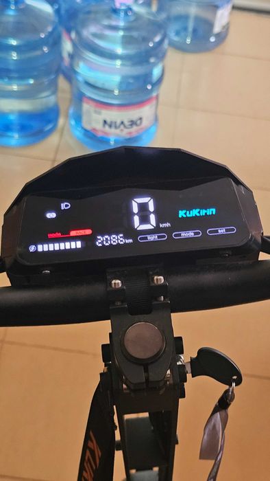 Eлектрическа тротинетка KuKirin G4 на 2086км